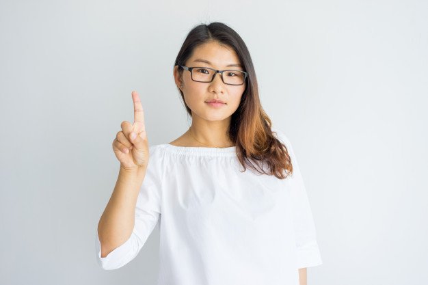 background,camera,fashion,student,chinese,white background,white,person,success,japanese,clothing,finger,lady,female,young,hairstyle,content,asian,beautiful,lifestyle
