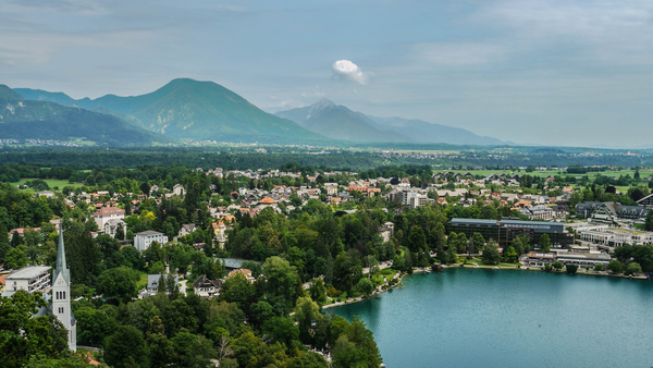 cc0,c1,landscape,statue,slovenia,mountains,lake,city,free photos,royalty free