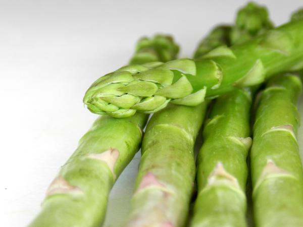 asparagus,vegetable,vegetables,veg,vegs,veggie,veggies,green,spears,tips,food,healthy,nutrition,nutritious,health