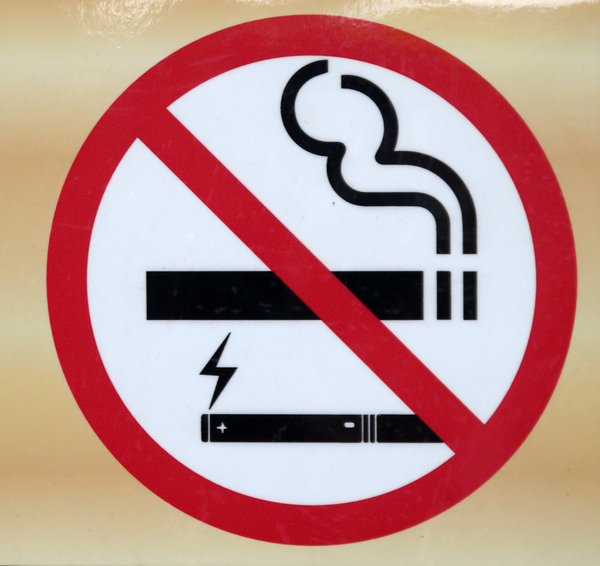 cc0,c2,no smoking,sign,cigarette,smoking,symbol,tobacco,warning,danger,forbidden,health,stop,prohibited,prohibition,nicotine,cancer,law,public,prohibit,notice,e-cigarette,red,restrict,cigar,addiction,abstain,free photos,royalty free