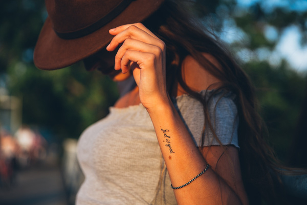 20-25 year old,dress,hat,portrait,posing,shoulder,sunlight,sunset,young,belly button,blonde,blurred background,bracelets,brown hat,casual,caucasian,fashion,female,hair,long hair,model,outdoor,outside,person,selective focus,style,stylish,summer,urban,woman
