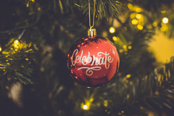 celebrate,bokeh,christmas,bauble,christmas balls,decor,decoration,tree,love,red,yellow