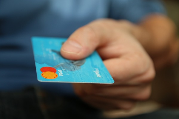 credit card,money,finance,payment,hand,bokeh,shopping