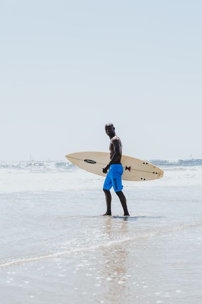 surfer,surf,sport,dude,man,male,man,male,guy,surfboard,surf,beach,sand,ocean,sea,african american,man,water,surfer,seaside,short,free stock photos