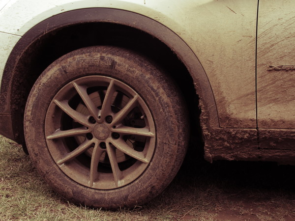 car,close -up,dirt road,dirty,fender,grass,mud,rim,rubberize,tire,transportation system,truck,vehicle,wheel,Free Stock Photo