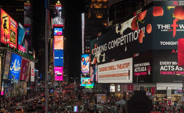 billboard,Broadway,business,city,commerce,crowd,horizontal plane,illuminated,market,neon,new york city,nightlife,outdoors,people,road,shopping,stock,street,times-square,tourist,Free Stock Photo