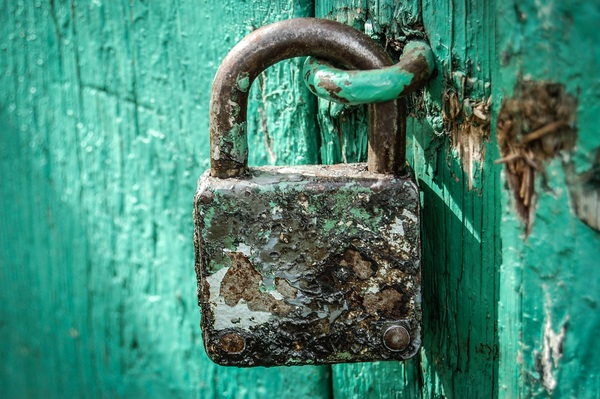 padlock,lock,barn,door,old,vintage,rust