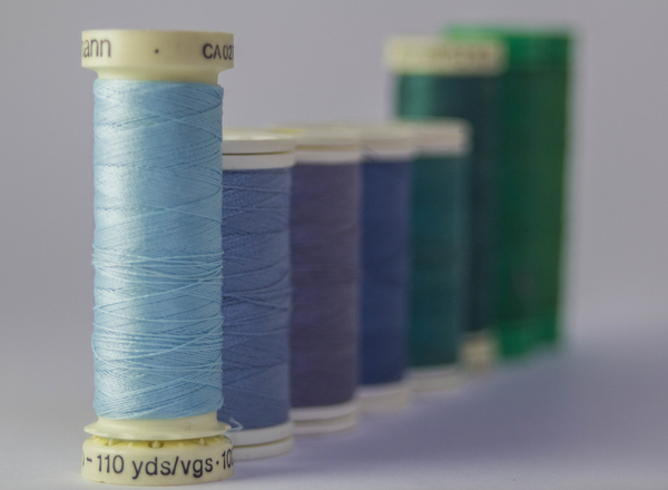 cc0,c1,thread,threads,colors,coil,coils,haberdashery,blue,weaving,sewing,yarn,dressmaker,spin,textile,textiles,green,free photos,royalty free