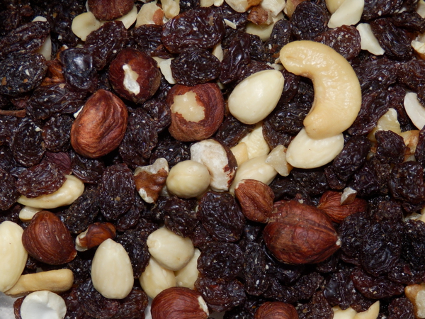 cc0,c1,nuts,dried fruit,peanuts,healthy,fruit,food,dried,hazelnut,walnut,mixed,heap,raisins,almond,mix,snack,free photos,royalty free