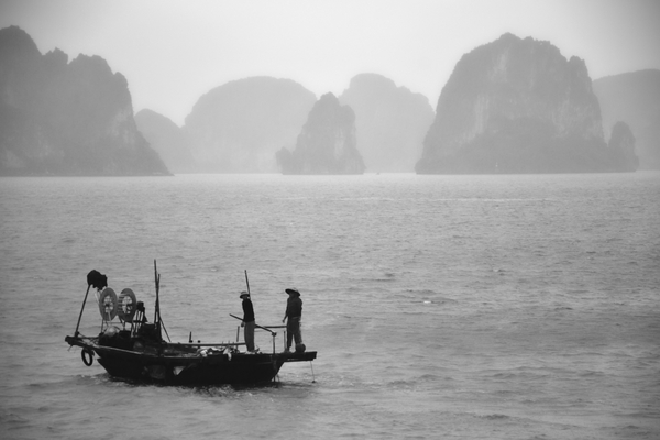 cc0,c1,sea,ship,boot,vietnam,fischer,halong,booked,travel,mood,water,free photos,royalty free