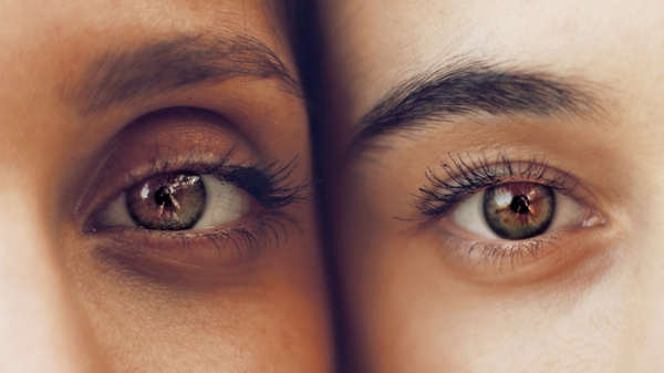 eyes,eyelashes,eyelid,eyebrows,iris,eyeball,people,diversity