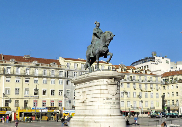 cc0,c1,portugal,lisbon,statue,equestrian,place,monument,free photos,royalty free