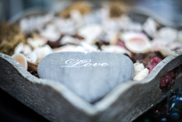 wooden,tray,sea shells,love,heart,depth of field,close-up