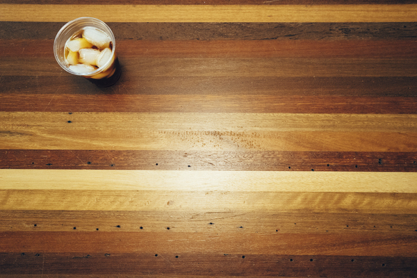 wood,table,plastic,cup,ice,drink,beverage