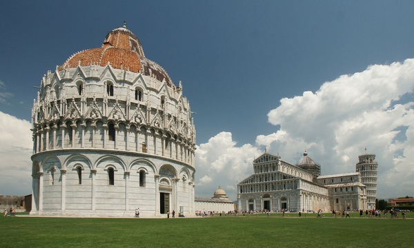 tuscany,tower,tourist attraction,pisa,piazza dei miracoli,outdoors,medieval,leaning tower of pisa,landmark,italy,historic,dome,city,buildings,architecture
