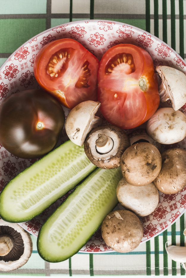 food,vegetables,organic,natural,agriculture,healthy,clean,life,studio,wooden,tomato,diet,nutrition,bowl,fresh,gourmet,checkered,vegetarian,vitamin,harvest