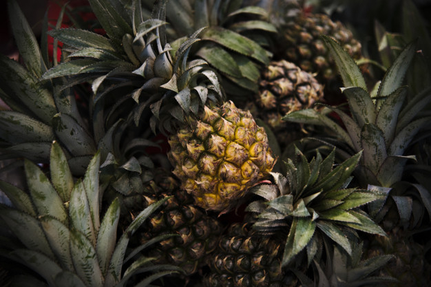 fruit,tropical,yellow,natural,pineapple,nutrition,fresh,vitamin,object,delicious,citrus,ananas,tasty,pina,pile,tropic,raw,juicy,heap,ripe