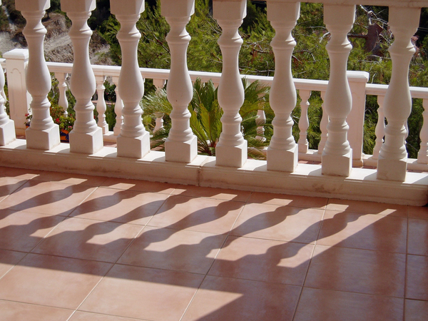 cc0,c1,balustrade,shadow,pattern,row,terrace,sunny,railing,column,balcony,architectural,exterior,structure,decorative,ornate,tiles,free photos,royalty free