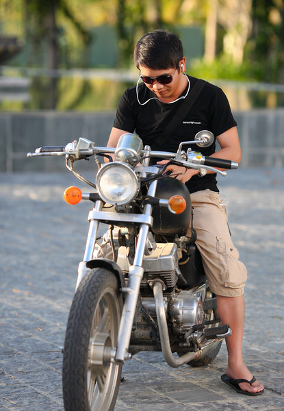 cc0,c1,motorbike,vehicle,motorcycle,bike,road,transport,ride,engine,motor,speed,transportation,travel,sport,driver,man,racing,motion,lifestyle,outdoors,racer,helmet,style,adventure,adult,summer,action,active,sunset,street,wheel,tire,car,auto,black,automobile,rubber,safety,traffic,highway,danger,asphalt,car driving,driving car,urban,tread,accident,nobody,service,dirty,damage,design,white,repair,industry,assistance,cleaning,clothes,clothing store,comfort,comfortable,computer,contemporary,cooking,domestic,e-commerce,e commerce,electricity,equipment,freezer,group,home,home design,home interior,home repair,house,house cleaning,house isolated,free photos,royalty free