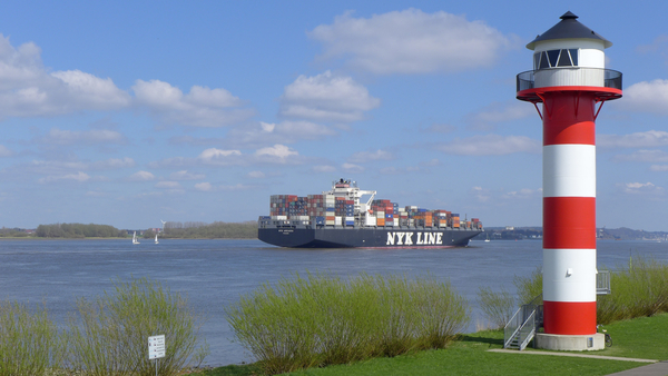 cc0,c1,lighthouse,container ship,river,elbe,wide,free photos,royalty free
