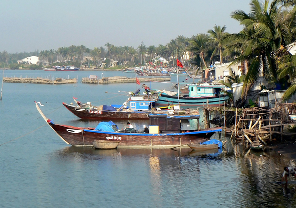 cc0,c1,viet nam,lagoon,boats,fishermen,colors,free photos,royalty free