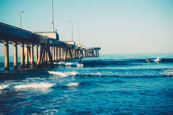 beach,surfing,surfer,waves,water,ocean,sea,pier,sunshine