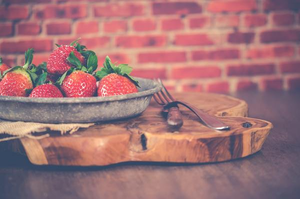 strawberries,fresh,plate,wood,table,brick,wall,brick wall,fruit,food,healthy,fork