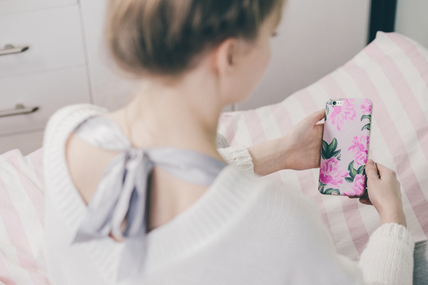 adult,apple,attractive,back,bed,bedroom,blog,blogger,case,coffee,cup,enjoy,fancy,female,flowery,girl,hair,hands,holding,insta,instagram,iphone,lady,lifestyle,media,modern,pattern,people,person,phone,pink,pretty,relax,relaxation,ribbon,roses,sheet,sit,sitting,sweater,using,white,woman,young