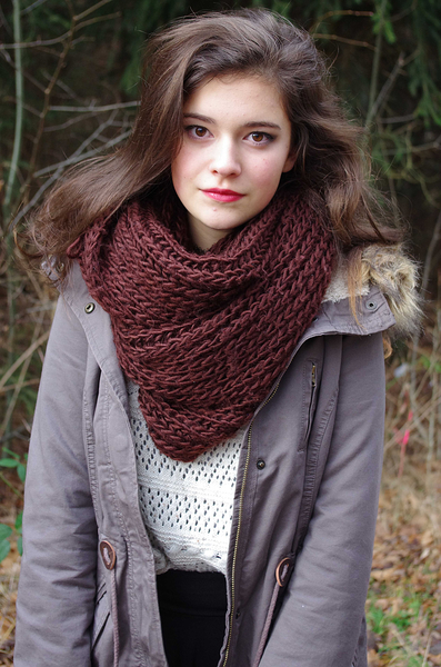 cc0,c2,girl,model,fashion,scarf,view,pose,forest,free photos,royalty free