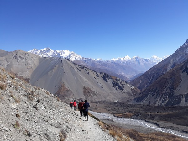 nature,himalayas,mountain,snow,fresh,nature,beautiful,tilicho lake,himal,nepal,manang,pawankawan,hiking,trekking,adventure,wilderness