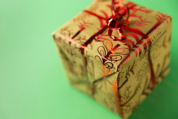 christmas,gift,green,background,present,red,ribbon,bow,festive,seasonal