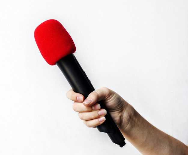 background,hand,microphone,sound,mic,speak,audio,holding hands,voice,volume,audience,instrument,holding,equipment,announce,communicate,stereo,broadcasting,isolated,perform