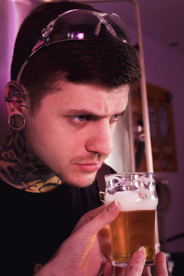 producing,smelling,refreshing,craft beer,beers,tattoos,brewery,smell,guy,beverage,lifestyle,craft,glass,bar,tattoo,hipster,beer,man