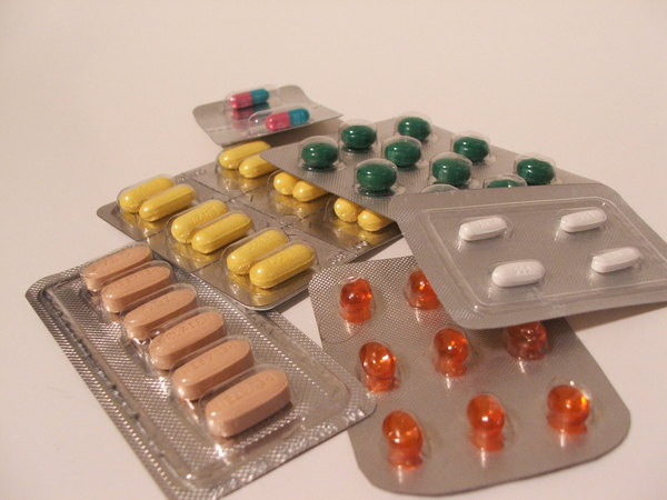 drugs,drug,pill,pills,tablet,tablets,capsule,capules,medicine,medicines,dose,doses,pack,packages,package
