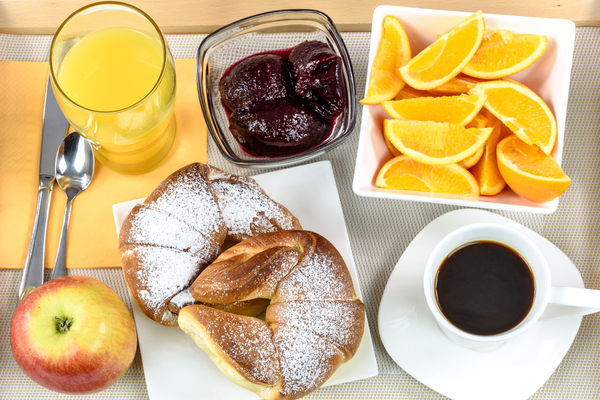 breakfast,coffee,croissant,cup,food,fruit,healthy,diet,juice,jam,marmalade,morning