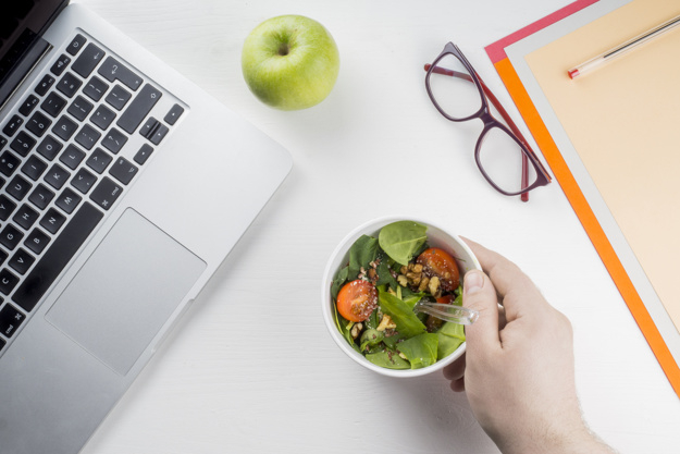 food,technology,hand,fruit,laptop,tropical,glasses,white,apple,person,plant,organic,natural,sweet,product,healthy,vegetable,salad,healthy food,studio