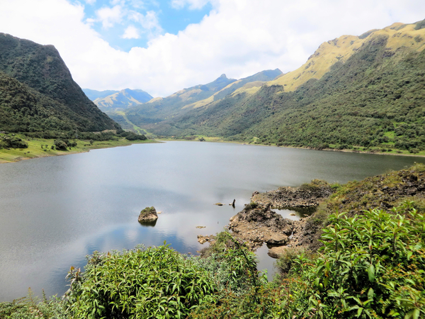 cc0,c1,ecuador,lake,andes,landscape,mountain,free photos,royalty free