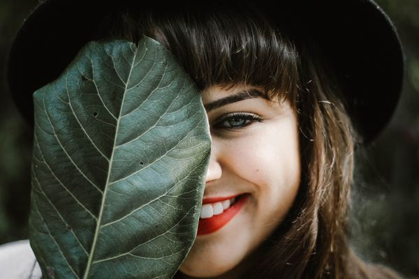color,woman,smile,style,woman,girl,laugh,smile,woman,woman,lady,female,leaf,smile,smiling,hat,fringe,lipstick,makeup,hair,eye