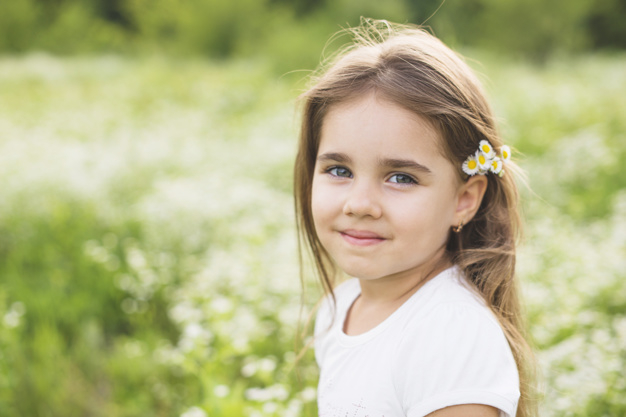 flower,floral,people,flowers,summer,nature,beauty,cute,spring,smile,happy,garden,kid,child,person,white,park,children day,head,growth