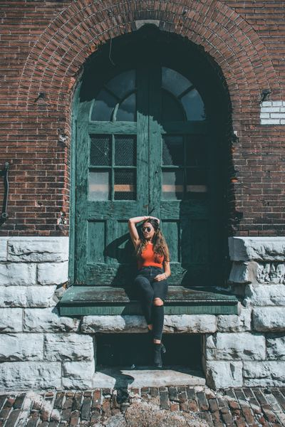 model,woman,girl,gextasy,woman,girl,building,night,city,door,woman,female,green,confidence,brick,wall,arch,step,stone,sunlight,shadow,free pictures