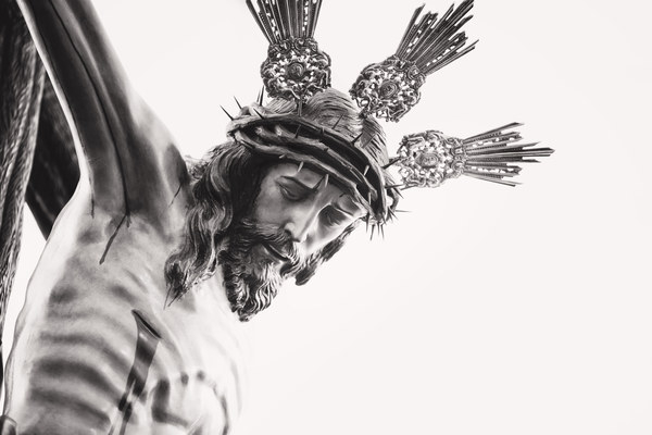 black and white,black-and-white,christ,crucifix,crucifixion,religion,religious,sculpture