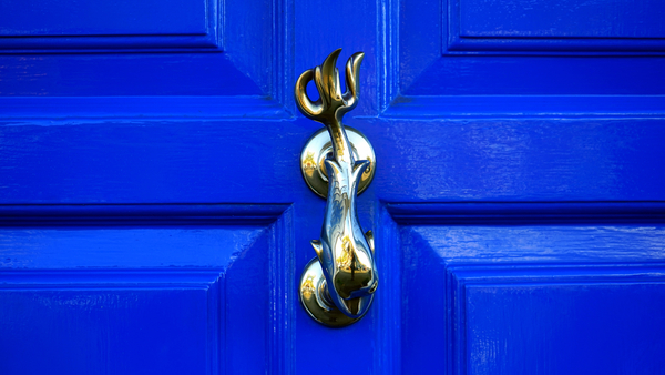 wooden,wood,vintage,style,metal,knob,handle,golden,front,doorway,doorknob,door,decoration,brass,blue,art,antique