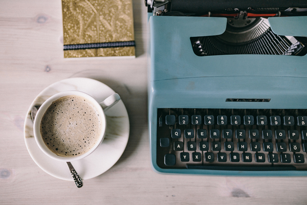 vintage,workspace,workplace,coffee,typewriter,typewriting,old,rain,rainy,rainy day,typing