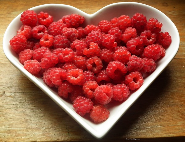 berries,food,fresh,fruits,raspberries,red,Free Stock Photo
