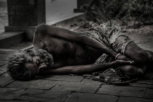 cc0,c4,people,homeless,male,street,poverty,social,city,person,homelessness,life,men,man,charity,issue,horizontal,hunger,shelter,community,outreach,relief,work,old,beggar,hostel,services,volunteer,volunteering,food,sad,unhappy,hungry,poor,bank,free photos,royalty free