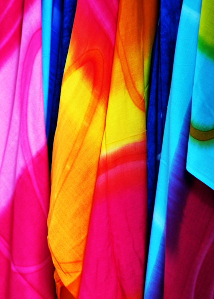 fabric,fabrics,color,colors,colorful,red,blu,yellow,scarf,scarves,shop,shops,shopping,market,texture,textures,textured,assorted,rainbow,rainbows