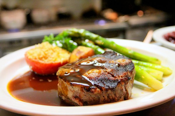 steak,asparagus,barbecue,bbq,beef,close-up,cooking,food,delicious,dinner,dish,grill,grilled,hot,lunch,meal,meat,nutrition,pepper,plate,pork,restaurant,salad,sauce,steak,tasty,tomatoes,vegetable,vegetables,yummy
