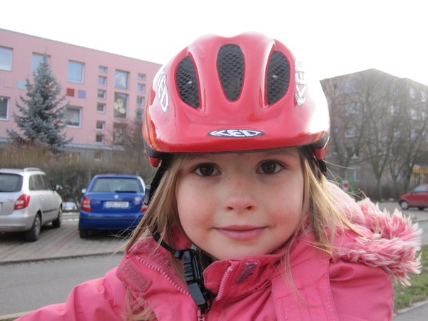 cc0,c1,helmet,bicycle helmet,girl,child,infant,pink,young,happy,cute,free photos,royalty free