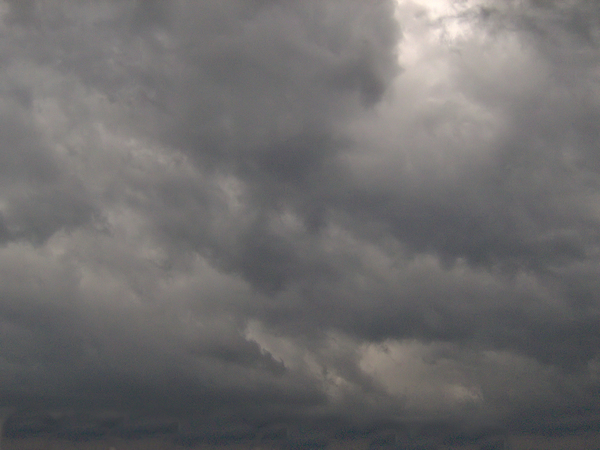 clouds,storm,dark,rain,sky,ominous,threatening,dark_clouds,wallpaper,desktop,background