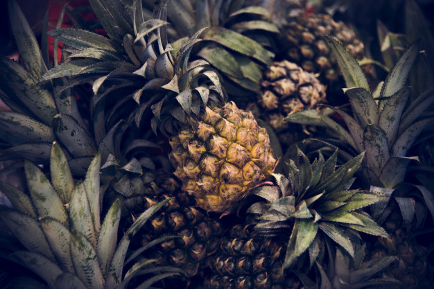 fruit,tropical,yellow,natural,pineapple,nutrition,fresh,vitamin,object,delicious,citrus,ananas,tasty,pina,pile,tropic,raw,juicy,heap,ripe